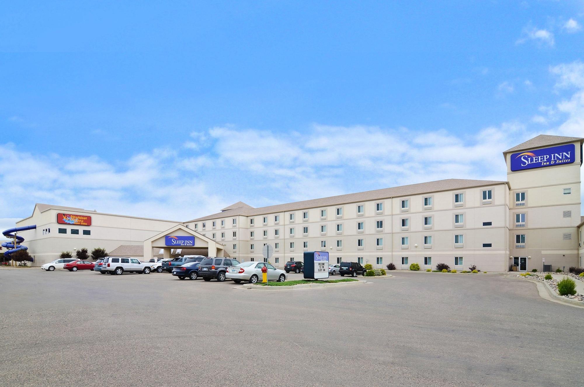 Sleep Inn & Suites Conference Center And Water Park Minot Exterior foto
